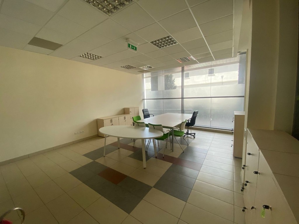 Lokal z witryną 40 m² pl. Jana Pawła II - Widok 2