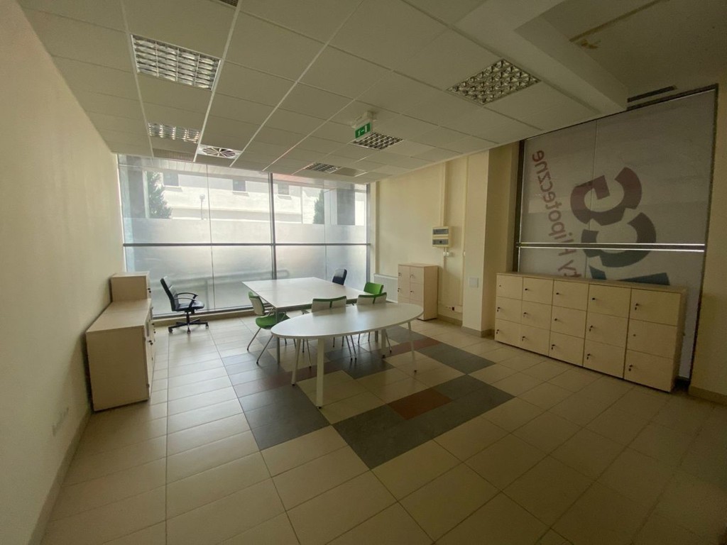 Lokal z witryną 40 m² pl. Jana Pawła II - Widok 3
