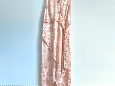 Sukienka H&M 34 XS jasny pudrowy róż wiskoza żakard kwiaty róże-1