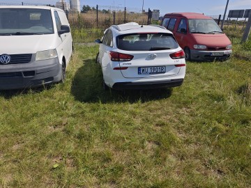 kombi 1.4 140 km uszkodzony.