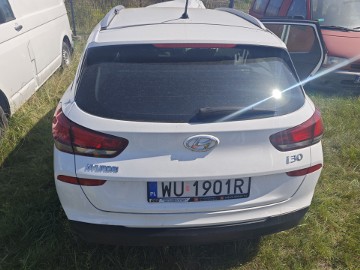 kombi 1.4 140 km uszkodzony.