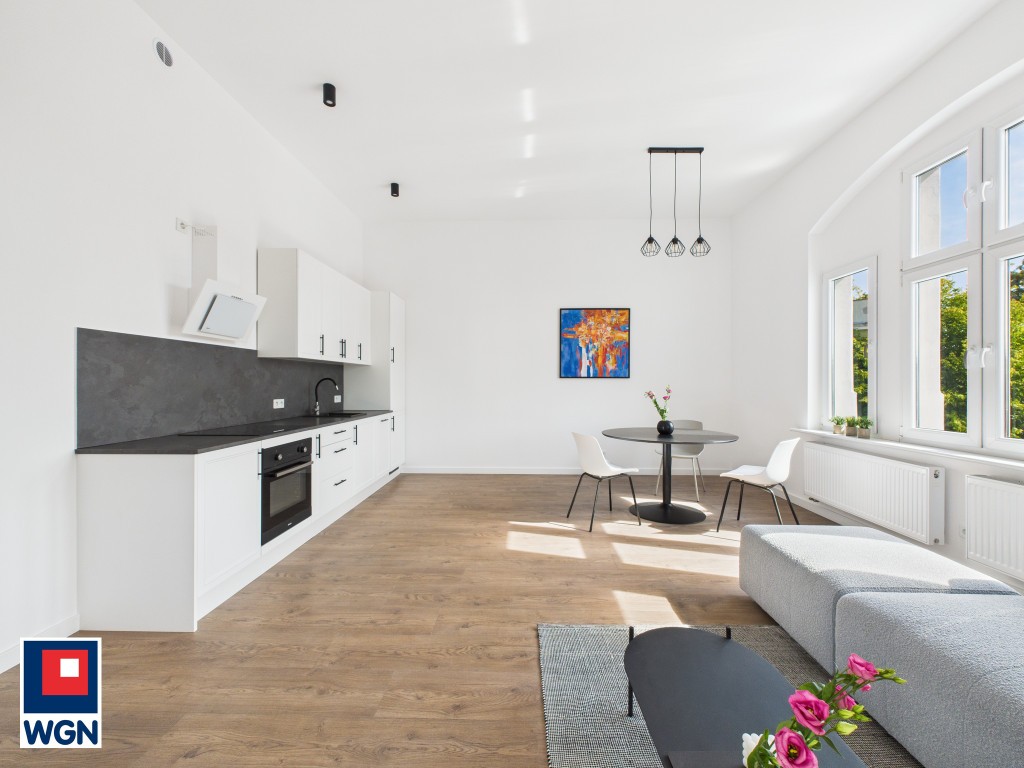 Na sprzedażmieszkanie 60 m² - 2 pokoje /1 piętro / kamienica - Więcej