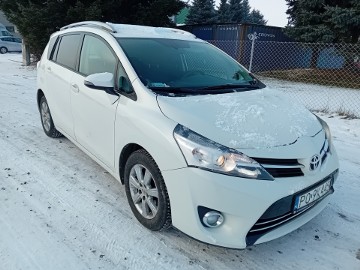 Salonowy ,7-osobowy, kamera , nawigacja, biała perła