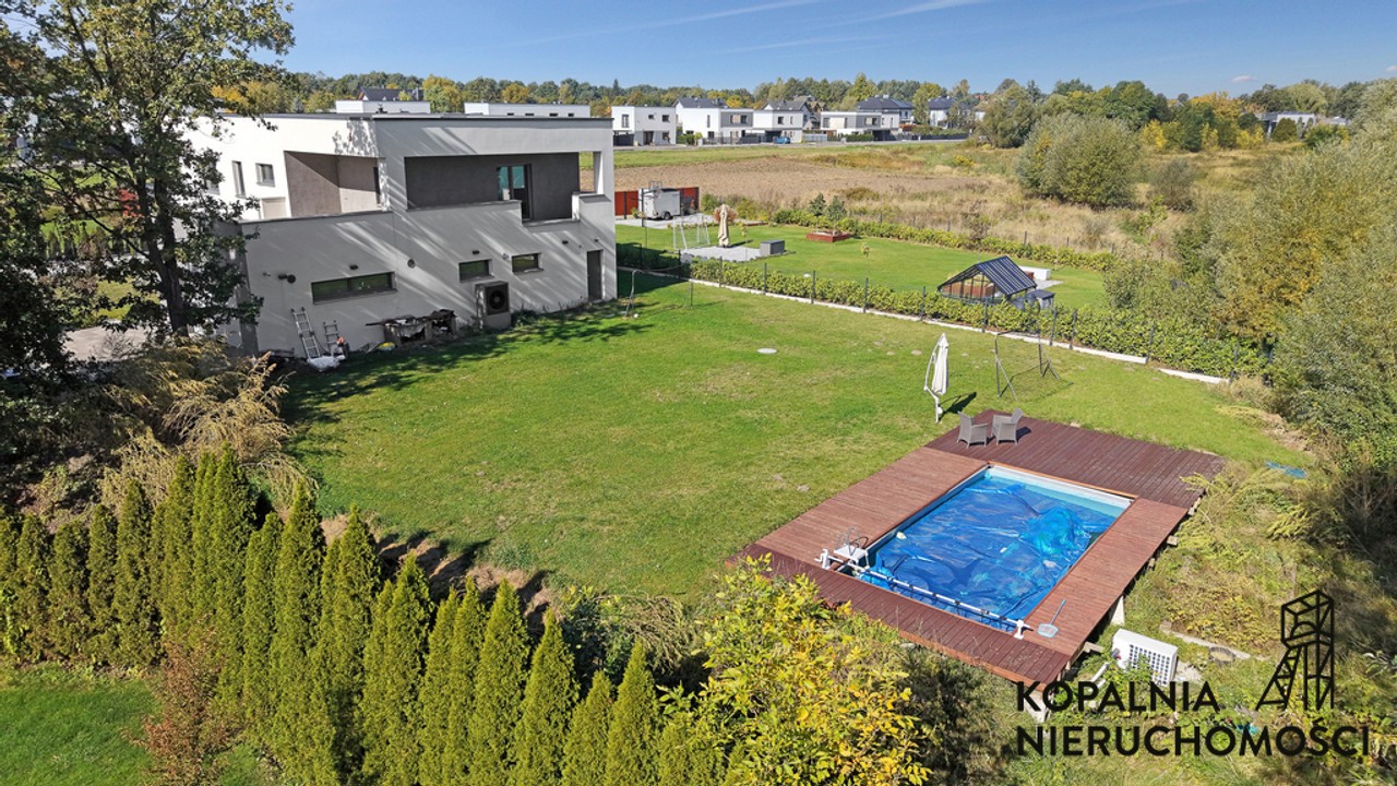 6-room house & single family of 272 m²