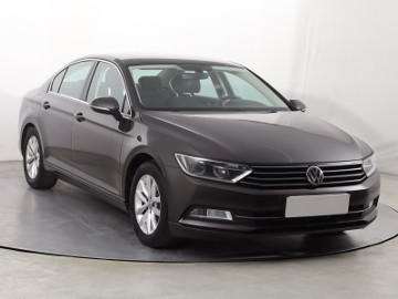 Volkswagen Passat B8 , Salon Polska, Tempomat, Parktronic, Podgrzewane siedzienia