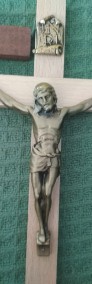 Krzyżyk drewniany z postacią p. Jezusa -3