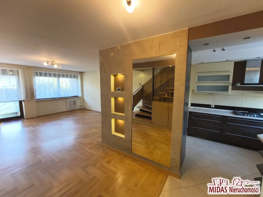 140m2, 4 pokoje, 2 łazienki, logia,taras POŁUDNIE!