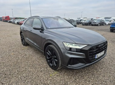 Audi Q8-1