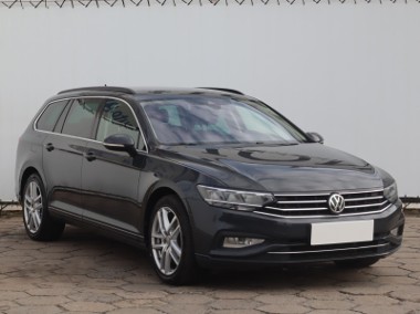 Volkswagen Passat B8 , Salon Polska, Navi, Klimatronic, Tempomat, Parktronic,-1