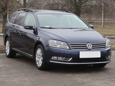 Volkswagen Passat B7 , DSG, Navi, Klimatronic, Tempomat, Parktronic-1