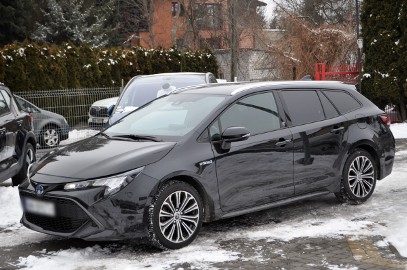 TOYOTA COROLLA 1.8 Hybryd 122KM Buisness Edition Automat CVT