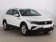 Volkswagen Tiguan , Salon Polska, DSG, Navi, Klimatronic, Tempomat, Parktronic,