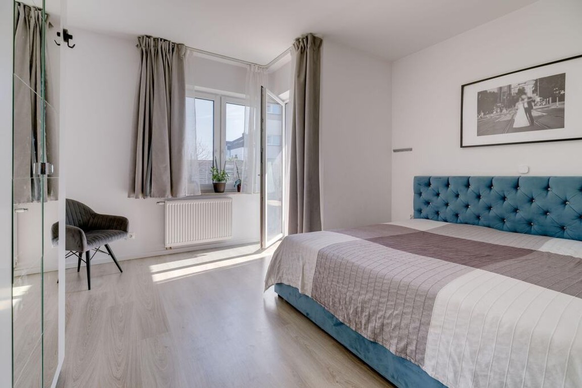 4 pok. 77 m², Ogród 140 m², Parking, Garaż - Marki - Więcej