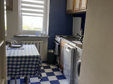 <p>Kraków ul.Nowowiejska, bardzo ładne trzypokojowe mieszkanie sprzedam</p>-1