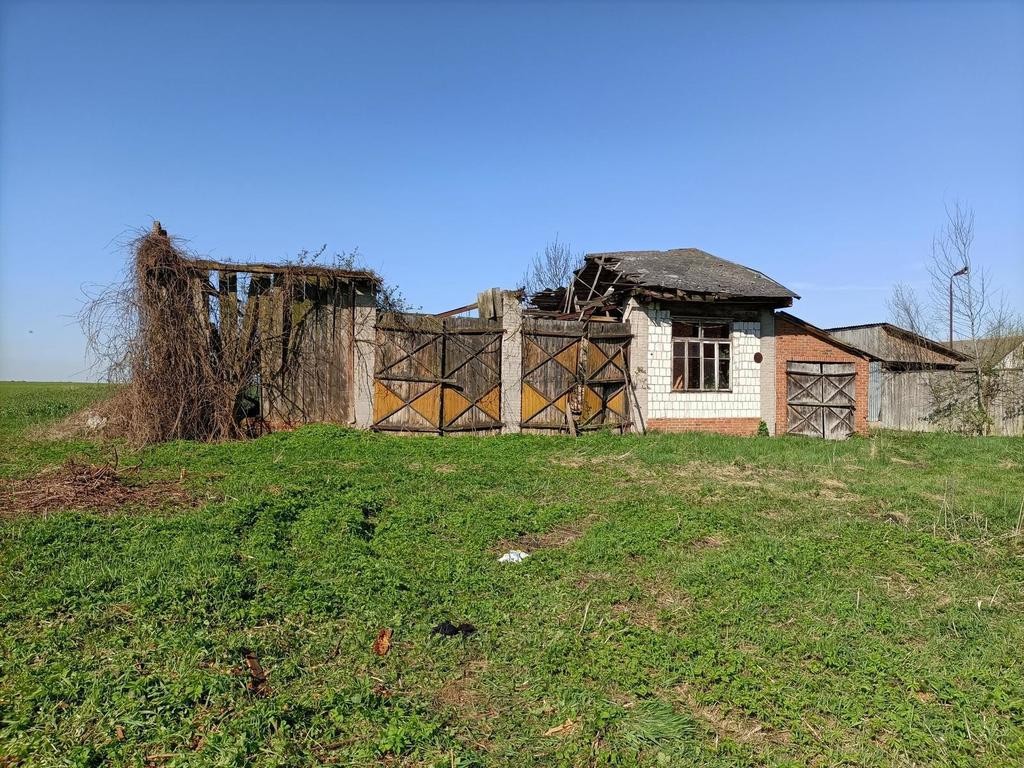 Siedlisko w ładnej okolicy gm. Gniewoszów. - More
