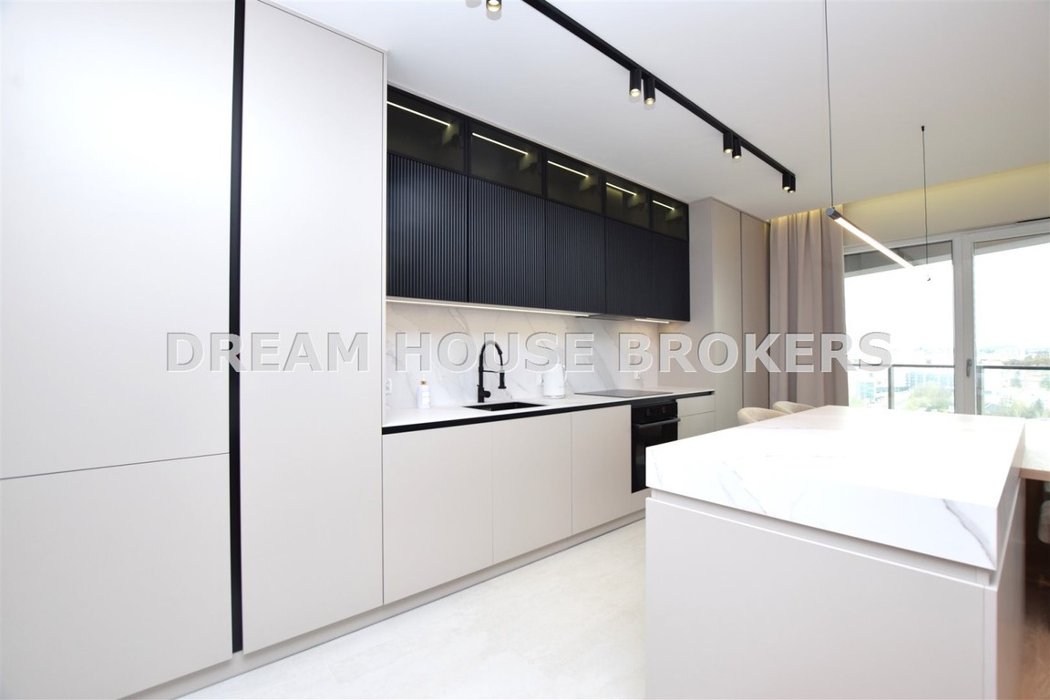 Wynajem mieszkania 72 m² Capital Towers – pohled 3