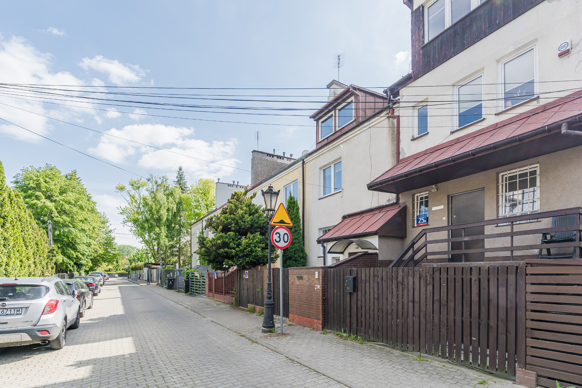 OKAZJA! Dom + gotowa inwestycja | Sadyba | 387 m² | 4 wynajmowane mieszkania | Stały dochód 192 000 zł rocznie | Sprzedaż bezpośrednia