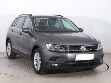 Volkswagen Tiguan , Salon Polska, Serwis ASO, DSG, Klimatronic, Tempomat,-1