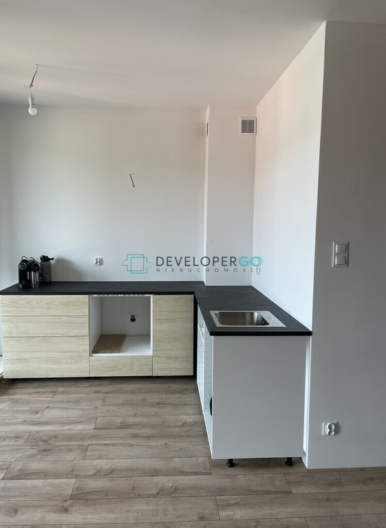 Nowy Apartament w Centrum z miejscem parkingowym - Widok 4
