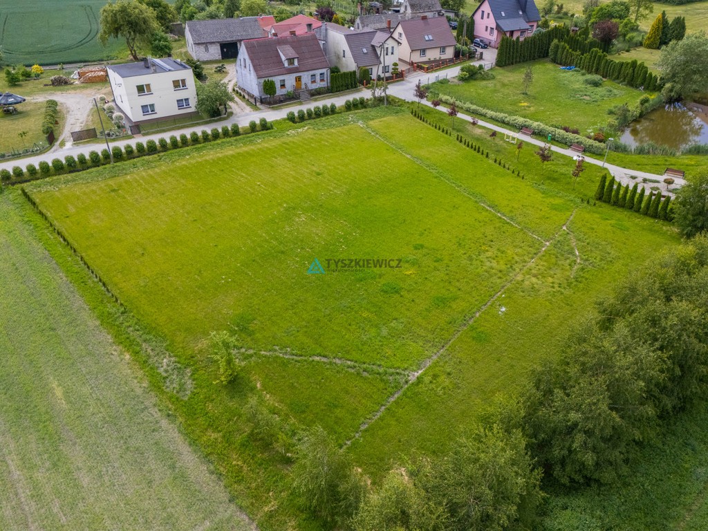 Urokliwa działka budowlana na sprzedaż – pohled 2