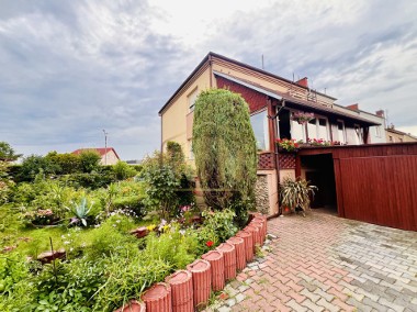 Dom 120 m2 z ogrodem  - świetna lokalizacja Leszno-1