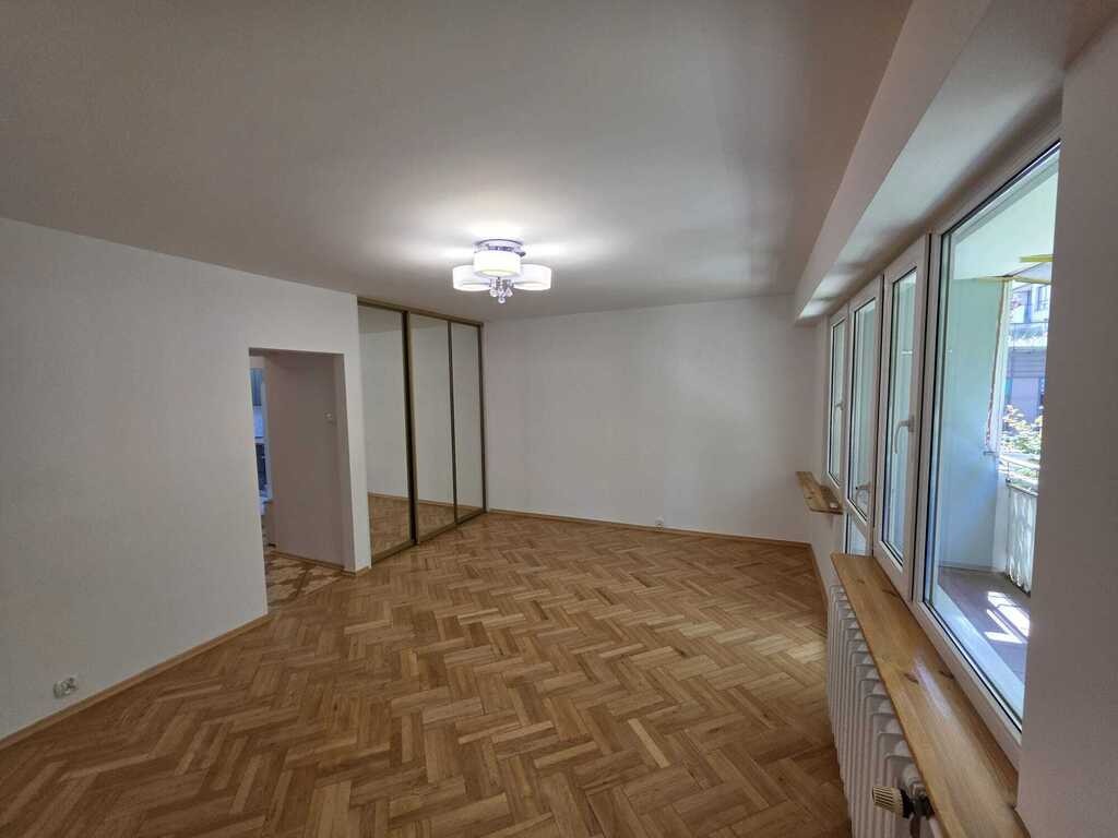 Parter I Oddzielna kuchnia I Balkon - Widok 3