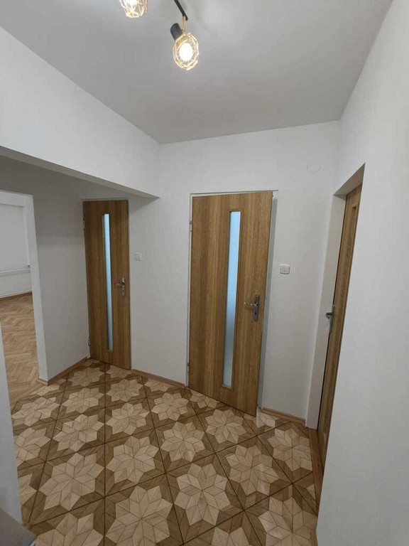 Parter I Oddzielna kuchnia I Balkon - Widok 6