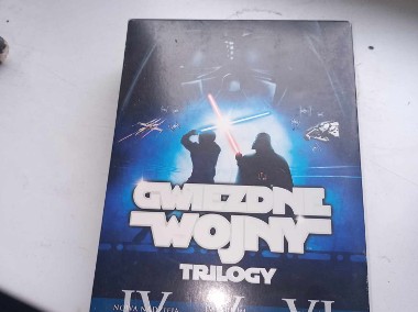 Do sprzedaży dwa boxy -Gwiezdne Wojny kolekcja złota VHS. i  DVD części-4,5,6-1
