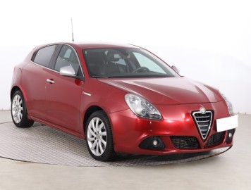 Alfa Romeo Giulietta , Salon Polska, Serwis ASO, 170 KM, Xenon, Klimatronic,