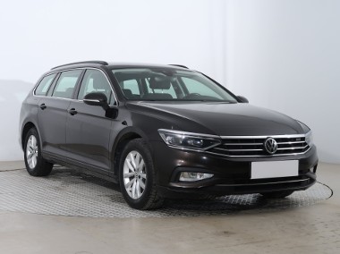 Volkswagen Passat B8 , Salon Polska, 1. Właściciel, VAT 23%, Navi, Klimatronic,-1