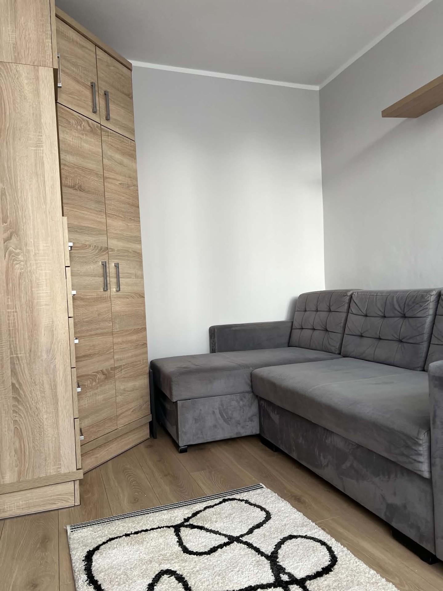 Dostępne od zaraz ! Do wynajęcia w pełni umeblowane mieszkanie 37 m² ( dwa pokoje + kuchnia ). - Więcej