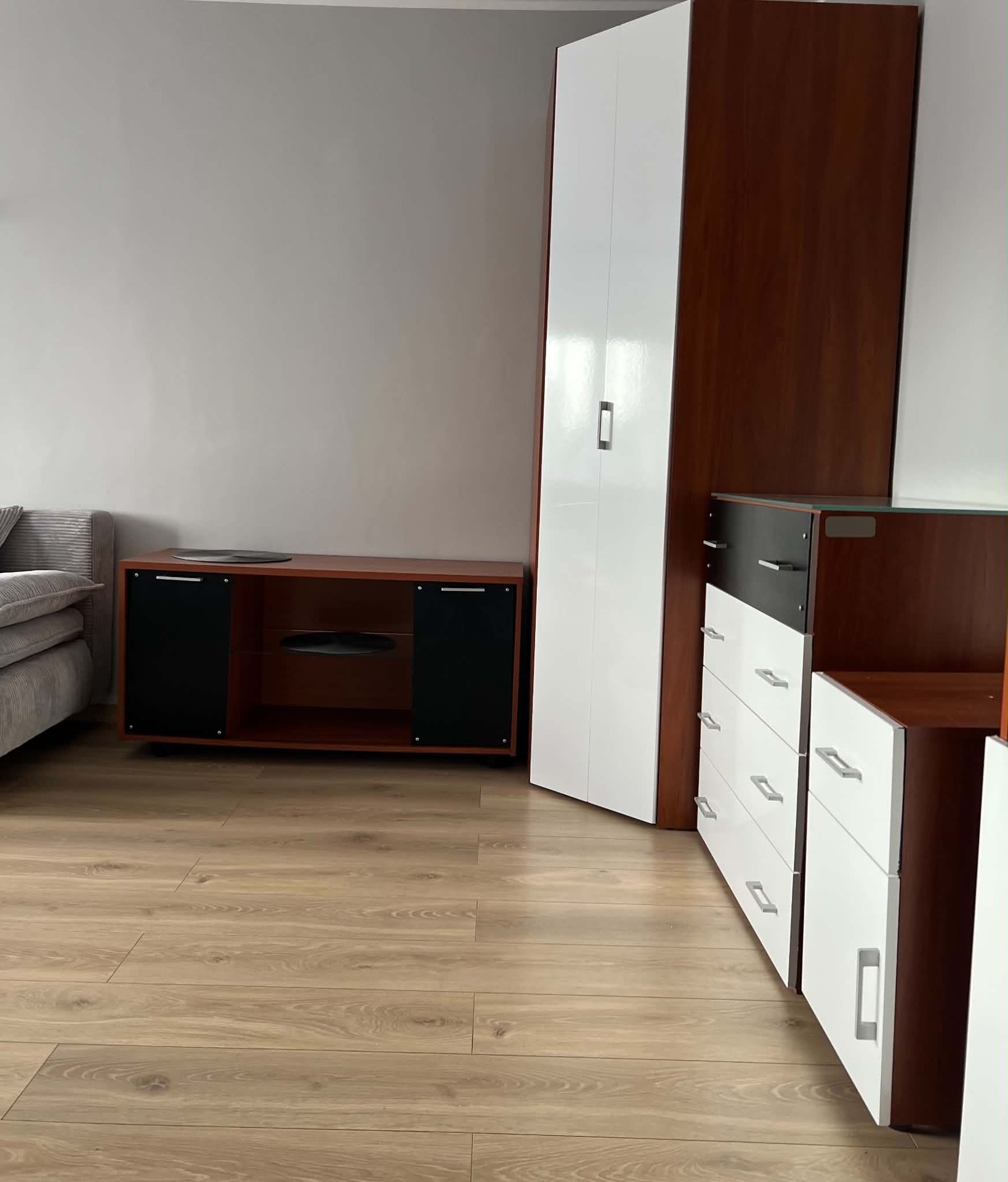 Dostępne od zaraz ! Do wynajęcia w pełni umeblowane mieszkanie 37 m² ( dwa pokoje + kuchnia ). - Widok 4