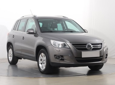 Volkswagen Tiguan , Salon Polska, Serwis ASO, 170 KM, Xenon, Bi-Xenon,-1