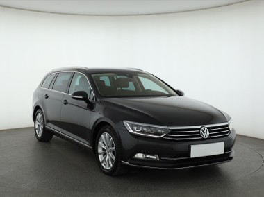 Volkswagen Passat B8 , Salon Polska, Automat, Skóra, Navi, Klimatronic, Tempomat,-1