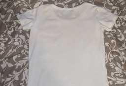Almost new white t-shirt.