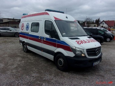 Mercedes-Benz Sprinter-1