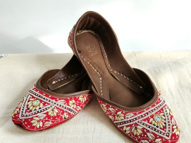 Indyjskie buty baleriny  khussa 37 zdobione orient boho księżniczka czerwone-1