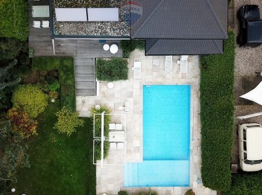 Rezydencja z basenem i pęknym ogrodem w Milanówku-1
