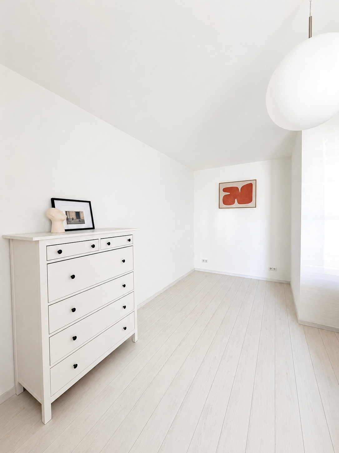 Jasna kawalerka, wysokie okna, duży balkon, garaż, otwarta przestrzeń - Widok 6