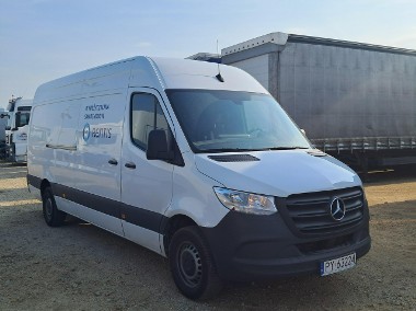 Mercedes-Benz Sprinter-1