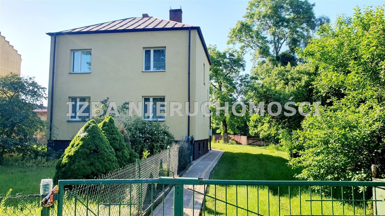 Przestronny dom z dużą działką