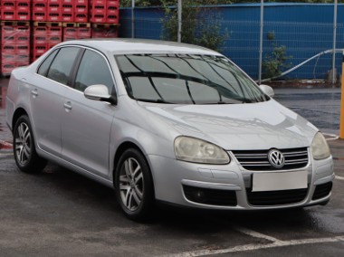 Volkswagen Jetta V , Klimatronic, Parktronic, Podgrzewane siedzienia,ALU-1