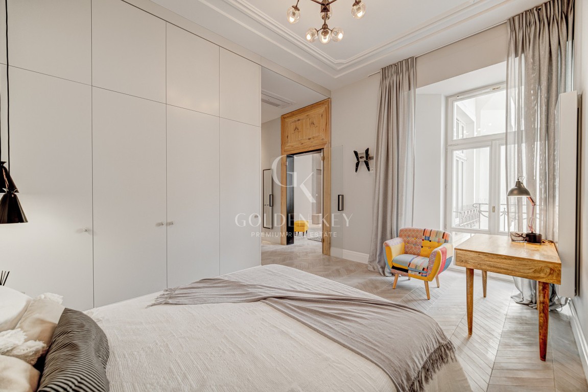 Kamienica z windą, sufity 3,5m|Balkon,klimatyzacja - Więcej