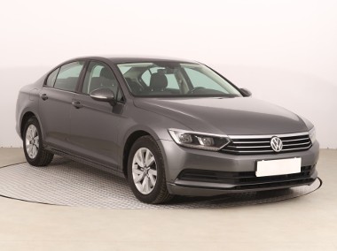 Volkswagen Passat B8 , Salon Polska, Navi, Klimatronic, Tempomat, Parktronic-1