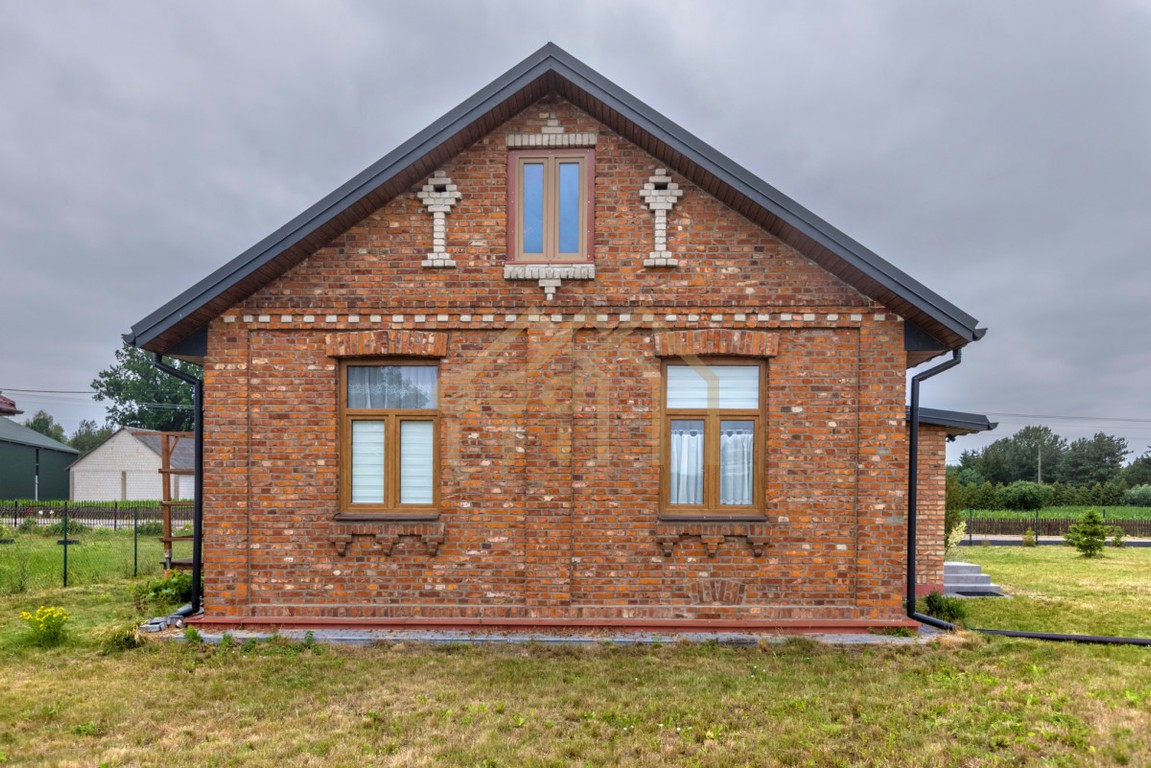 Urokliwe siedlisko z murowanym domem