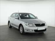 Skoda Octavia II , Salon Polska, Klima, Parktronic