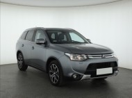 Mitsubishi Outlander III , Salon Polska, Automat, 7 miejsc, Navi, Xenon, Klimatronic,