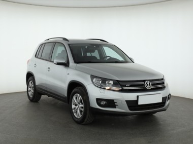 Volkswagen Tiguan , DSG, Navi, Klima, Tempomat, Podgrzewane siedzienia-1