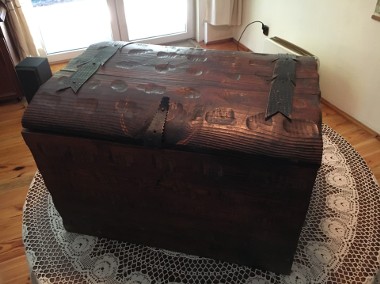 Piękny kufer drewniany.-1