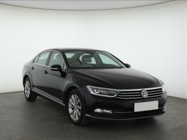 Volkswagen Passat B8 , Salon Polska, Serwis ASO, 190 KM, Automat, Skóra, Navi,-1